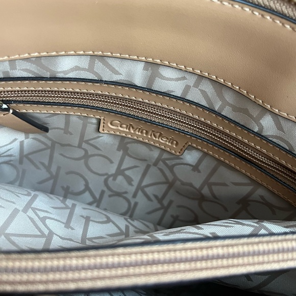 Calvin Klein Women's CK Logo Print Allover Crossbody Bag White Brown CLEAN - Picture 10 of 10